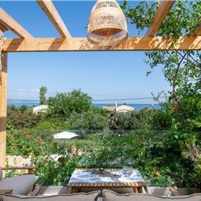 3 bedroom villa with pool and sea views in Barbati, Corfu, sleeps 8